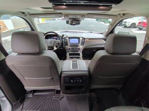 Used 2020 GMC Yukon Denali w/ Denali Premium Package image 21
