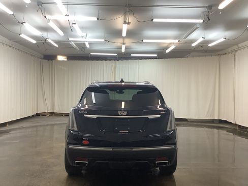 Used 2022 Cadillac XT5 Sportv w/ Platinum Package AWD/4WD image 6