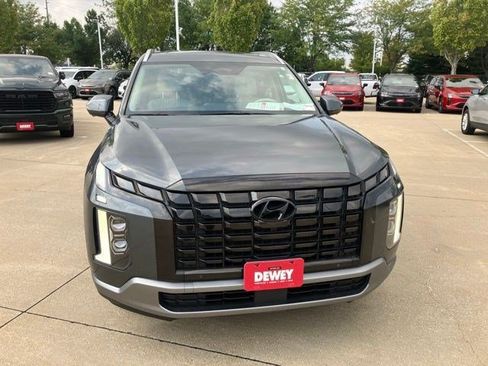 Used 2023 Hyundai Palisade Limited w/ Cargo Package AWD/4WD image 2