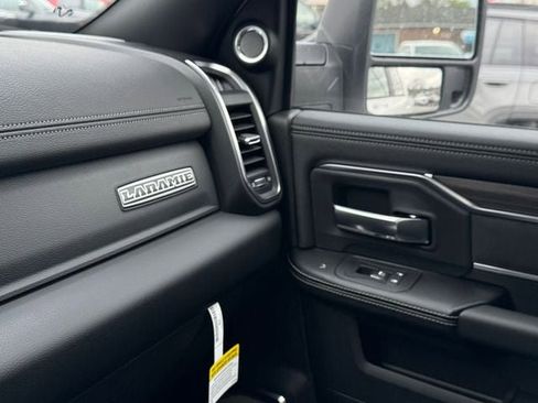 New 2026 RAM 2500 Laramie AWD/4WD image 33