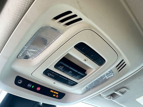 Used 2023 Buick Envision Avenir FWD image 19
