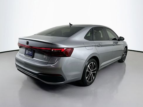 Certified 2025 Volkswagen Jetta Sport image 5