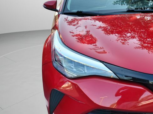 Used 2020 Toyota C-HR LE FWD image 15