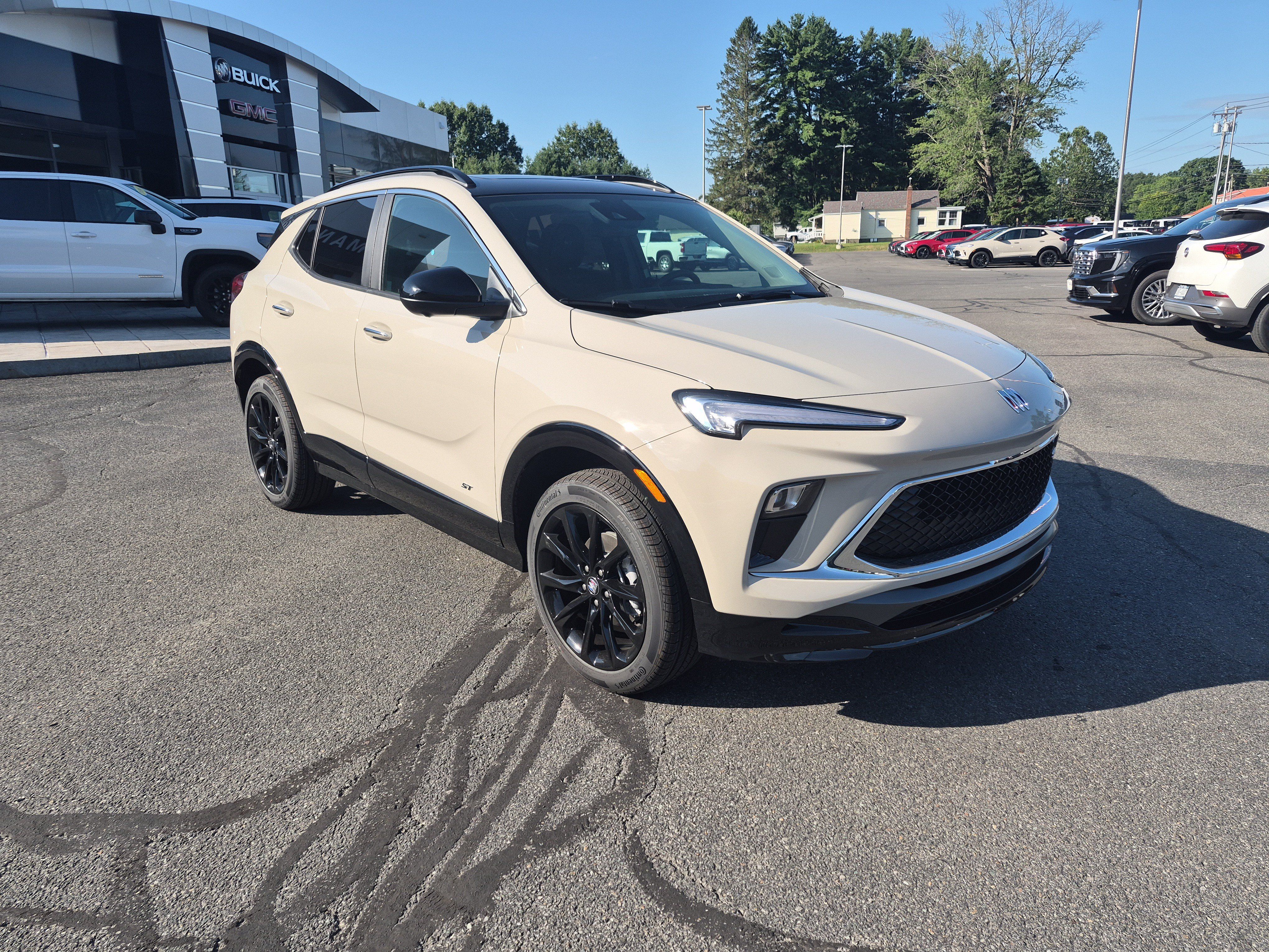 Used 2026 Buick Encore GX Sport Touring w/ Studio Series AWD/4WD image 7