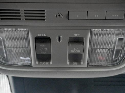 Used 2020 Honda CR-V Touring image 29