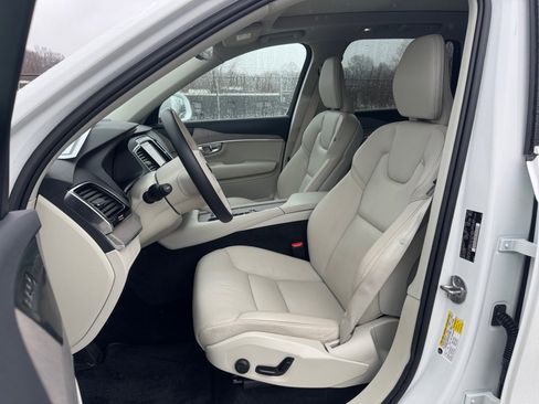 Certified 2023 Volvo XC90 B5 Plus w/ Protection Package Premier image 34
