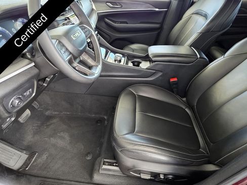 Used 2025 Jeep Grand Cherokee Limited image 7