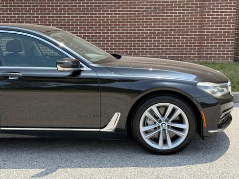 Used 2017 BMW 750i xDrive AWD/4WD image 16