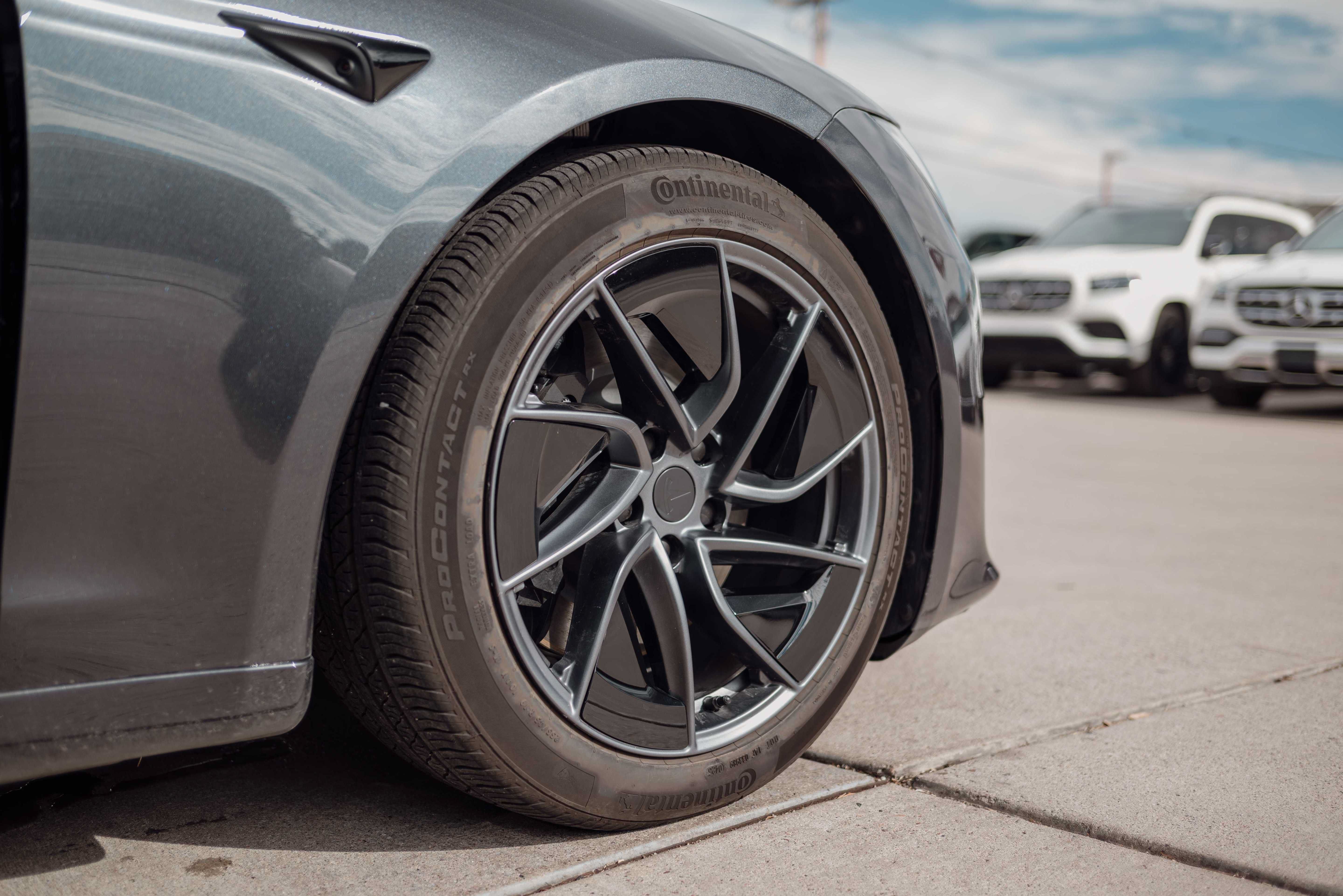 Used 2026 Tesla Model S AWD/4WD image 16