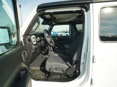 New 2025 Jeep Gladiator Sport image 11