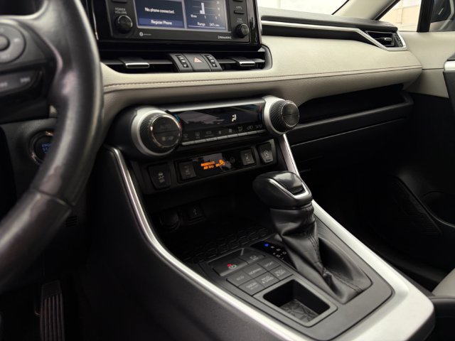 Used 2020 Toyota RAV4 XLE Premium AWD/4WD image 12
