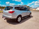 Used 2010 Chevrolet Traverse LT image 2