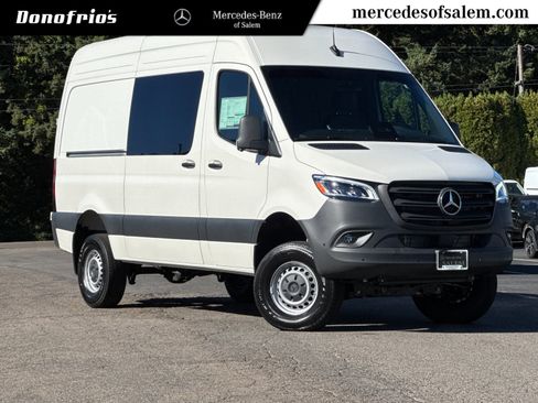 New 2025 Mercedes-Benz Sprinter 2500 image 1