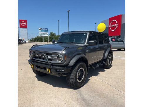 Used 2024 Ford Bronco Big Bend w/ Sasquatch Package AWD/4WD image 2