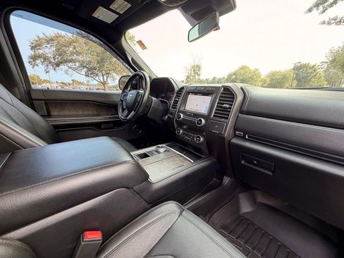 Used 2019 Ford Expedition Limited w/ Equipment Group 301A RWD image 22