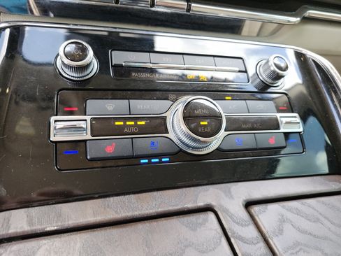 Used 2019 Lincoln Navigator L Reserve AWD/4WD image 28