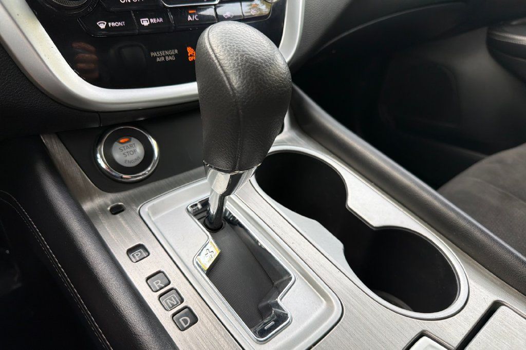 Used 2016 Nissan Murano S AWD/4WD image 18