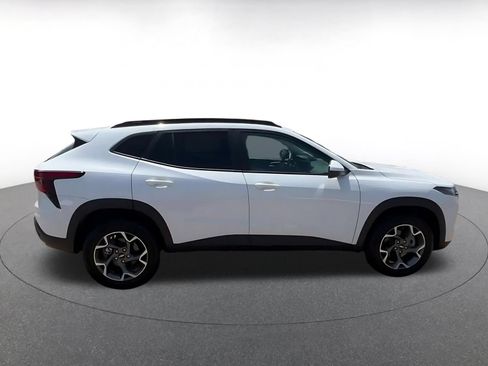 Used 2025 Chevrolet Trax LT FWD image 13