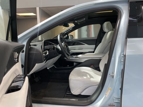 Used 2024 Cadillac Lyriq Sport AWD/4WD image 18