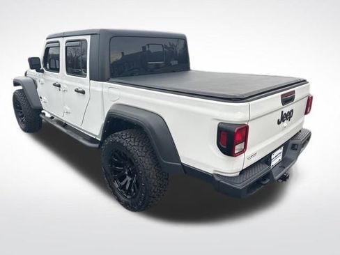 Used 2023 Jeep Gladiator Sport image 3