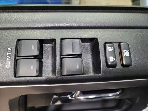 Used 2019 Toyota 4Runner SR5 AWD/4WD image 27