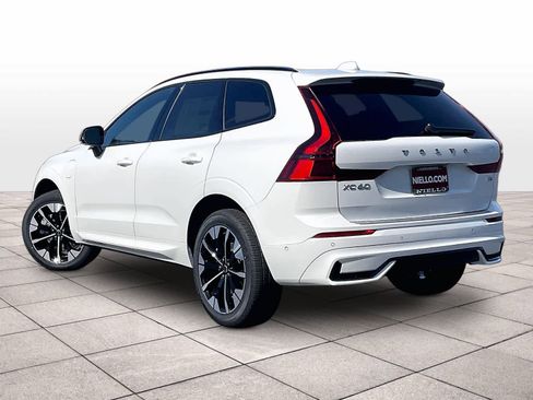 New 2026 Volvo XC60 T8 Plus w/ Climate Package AWD/4WD image 3