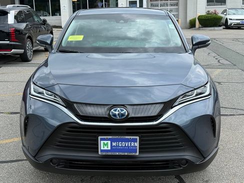 Used 2024 Toyota Venza LE AWD/4WD image 9