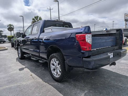 Used 2022 Nissan Titan SV w/ SV Convenience Package AWD/4WD image 4