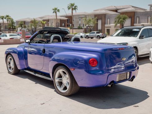 Used 2003 Chevrolet SSR w/ Preferred Equipment Group RWD image 13