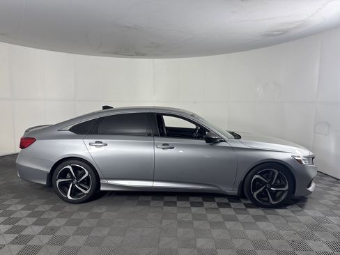 Used 2022 Honda Accord Sport image 3
