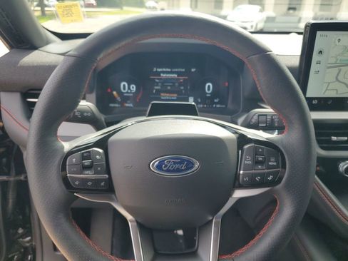 Used 2025 Ford Explorer ST-Line w/ ST-Line Street Pack AWD/4WD image 10