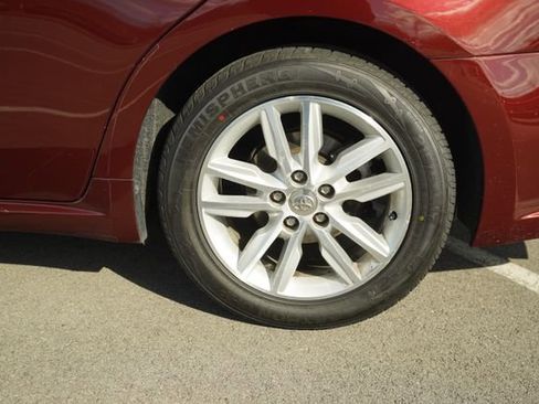 Used 2014 Toyota Avalon XLE image 40