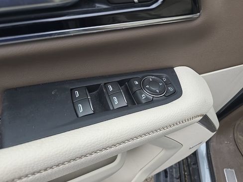 Used 2025 GMC Yukon Denali w/ Denali Reserve Package image 9