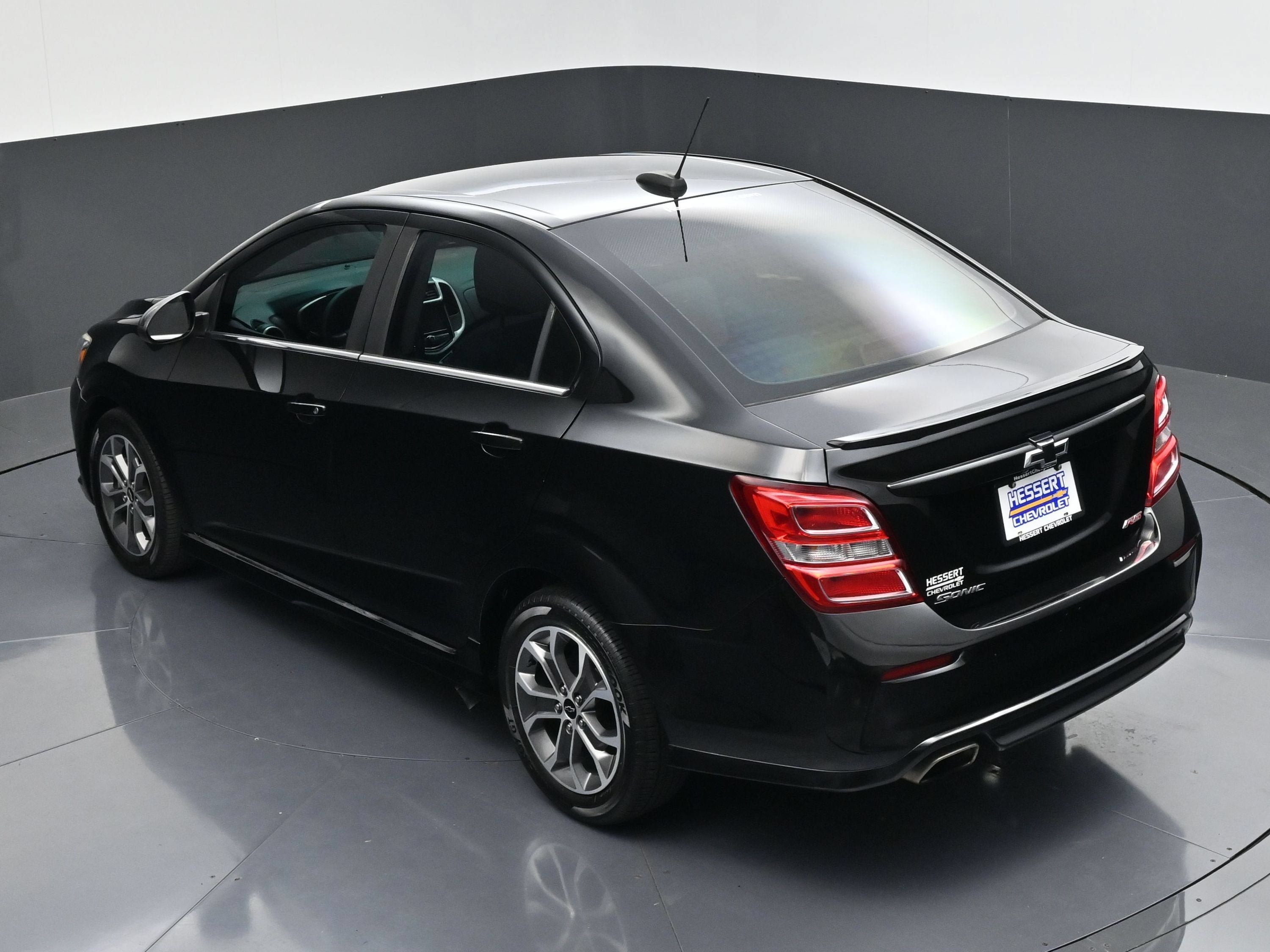 Used 2020 Chevrolet Sonic LT FWD image 46