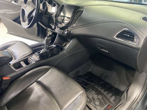 Used 2017 Chevrolet Cruze Premier w/ Enhanced Convenience Package FWD image 37