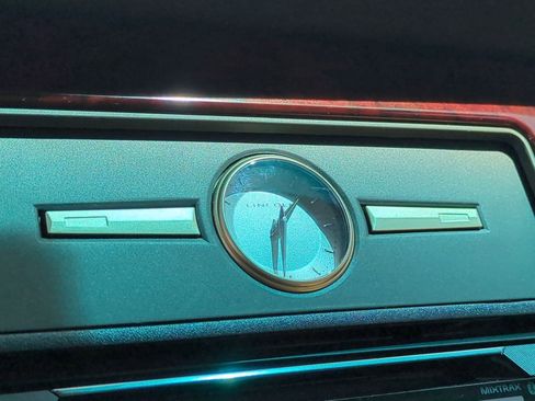 Used 2003 Lincoln Town Car Executive image 24