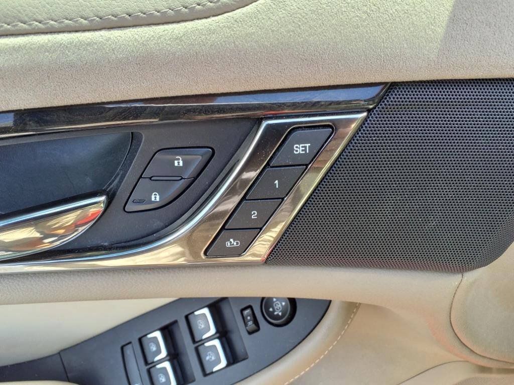 Used 2016 Cadillac CTS Luxury RWD image 15