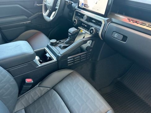 New 2026 Toyota Tacoma TRD Off-Road w/ TRD Off Road Premium Package AWD/4WD image 18
