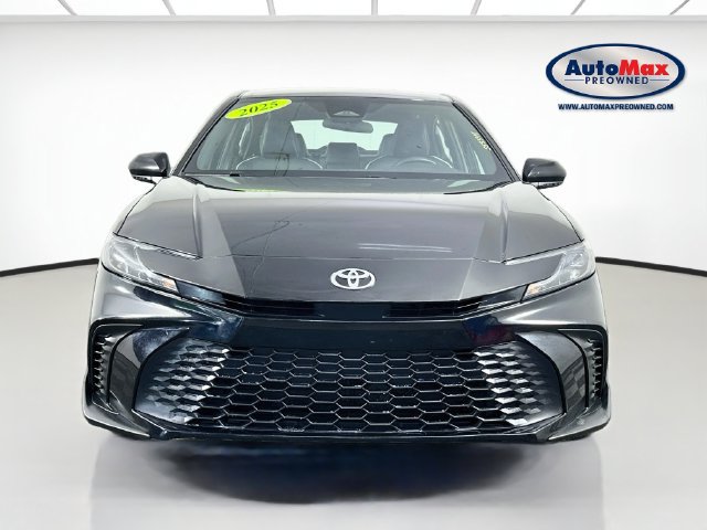 Used 2025 Toyota Camry SE FWD image 7