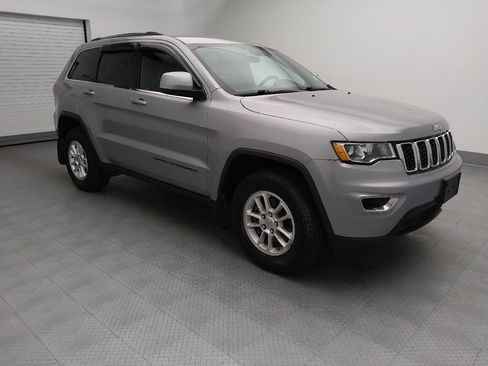 Used 2018 Jeep Grand Cherokee Laredo AWD/4WD image 11