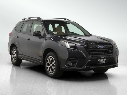 Used 2023 Subaru Forester Premium image 8