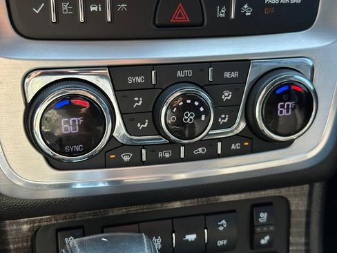Used 2017 GMC Acadia Limited SLT AWD/4WD image 23