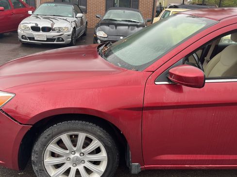 Used 2011 Chrysler 200 Touring image 6