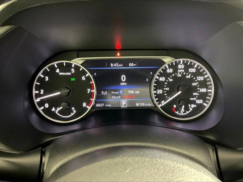 Used 2023 Nissan Sentra SR w/ SR Premium Package FWD image 13
