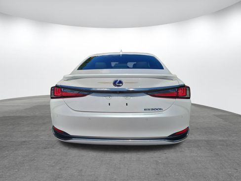 Used 2021 Lexus ES 300h w/ Premium Package image 26