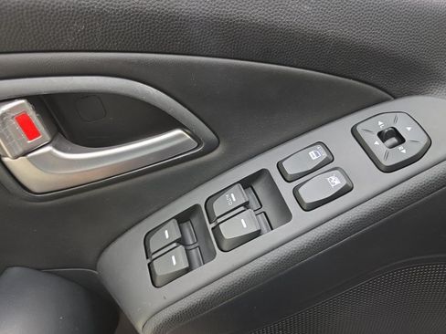 Used 2013 Hyundai Tucson GLS FWD image 28