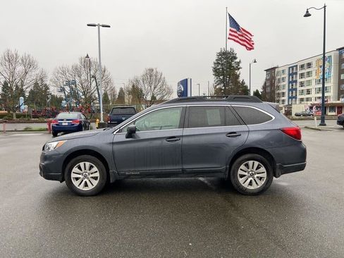 Used 2016 Subaru Outback 2.5i Premium image 2