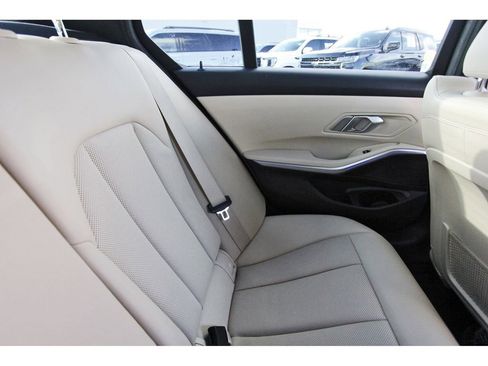 Used 2022 BMW 330i Sedan w/ Driving Assistance Package image 11
