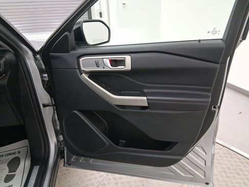 Used 2023 Ford Explorer Limited image 33