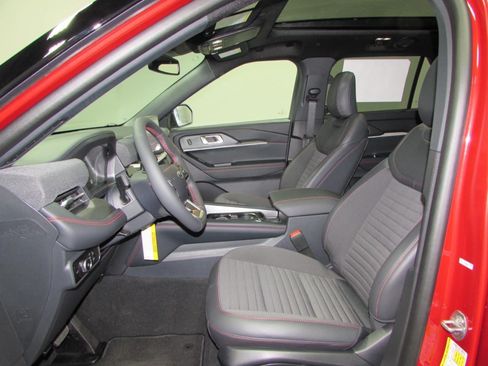New 2026 Ford Explorer ST-Line w/ ST-Line Street Pack AWD/4WD image 14